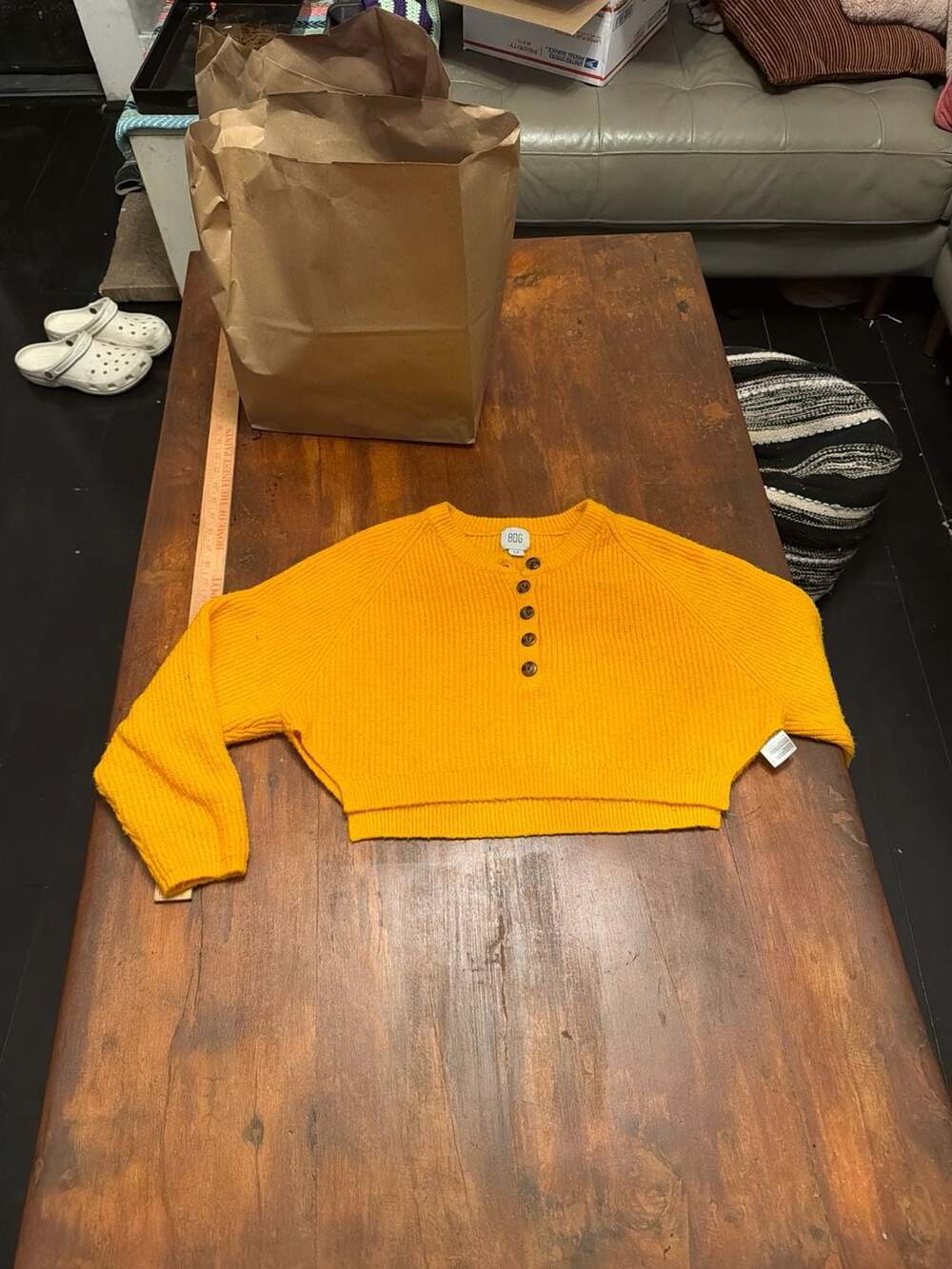 BDG Harlow Henley Cropped Ribbed Sweater in Mustard Gold Size Small